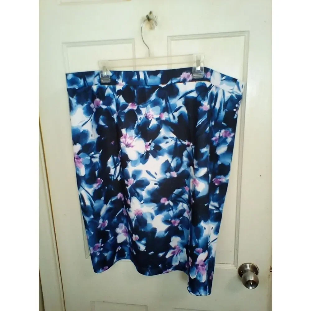 Liz Claiborne Woman 2X  2pc Matching Set Top And Skirt Pink Blue White Flowers